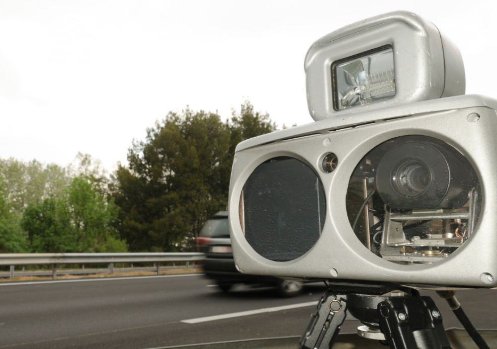 Use of a mobile speed camera at the Highway 40 East on-ramp between Boulevard des Anciens-Combattants and the service road